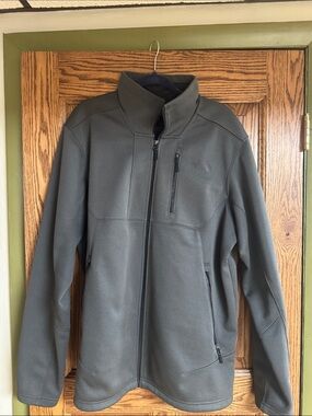 The North Face Men's Jacket in Charcoal Gray - Lightweight Softshell